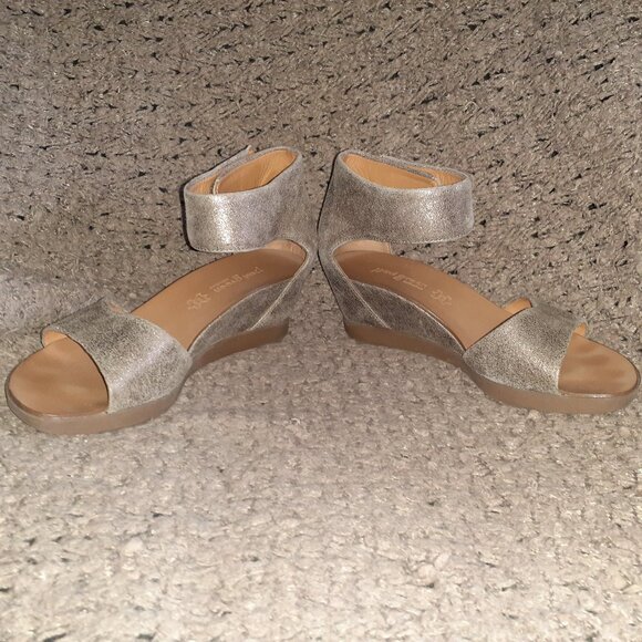 PAUL GREEN-Tammy-Metallic Nubuck/Suede Ankle Strap Wedge Sandal-Sz 6.5-Near Mint - Picture 4 of 8